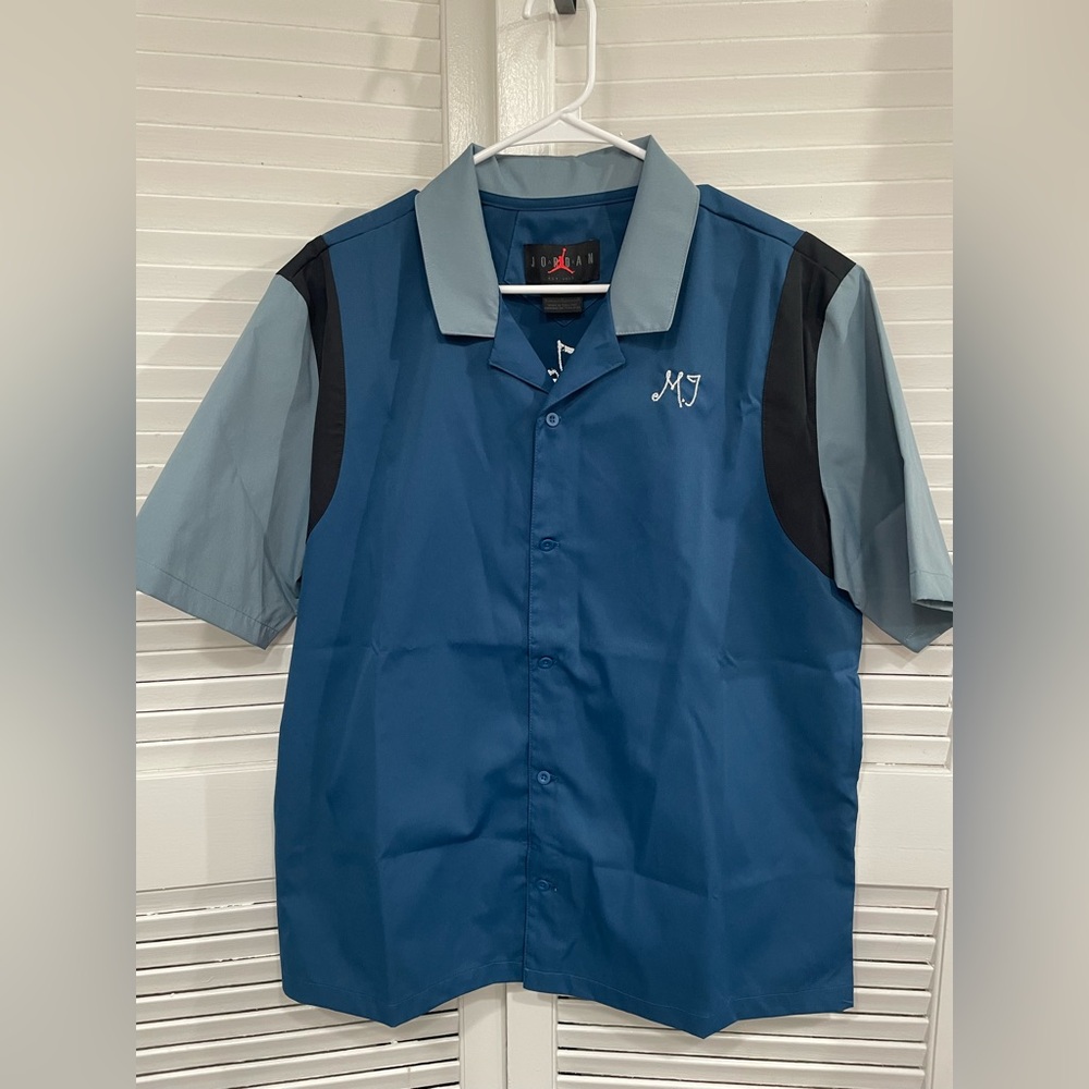NWT Jordan Teal and Black Shirt SZ Large oversized